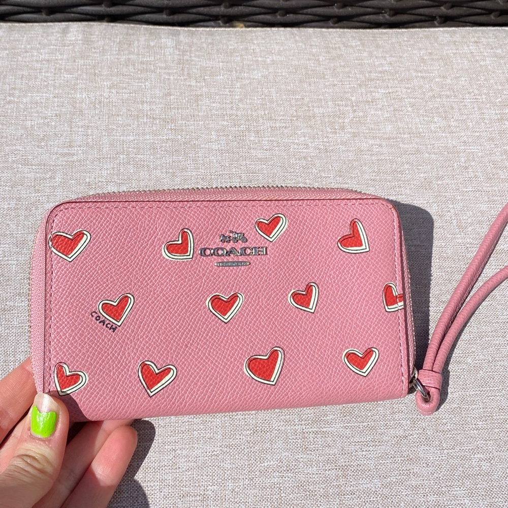 Rare Coach Valentine’s Day wallet/wristlet